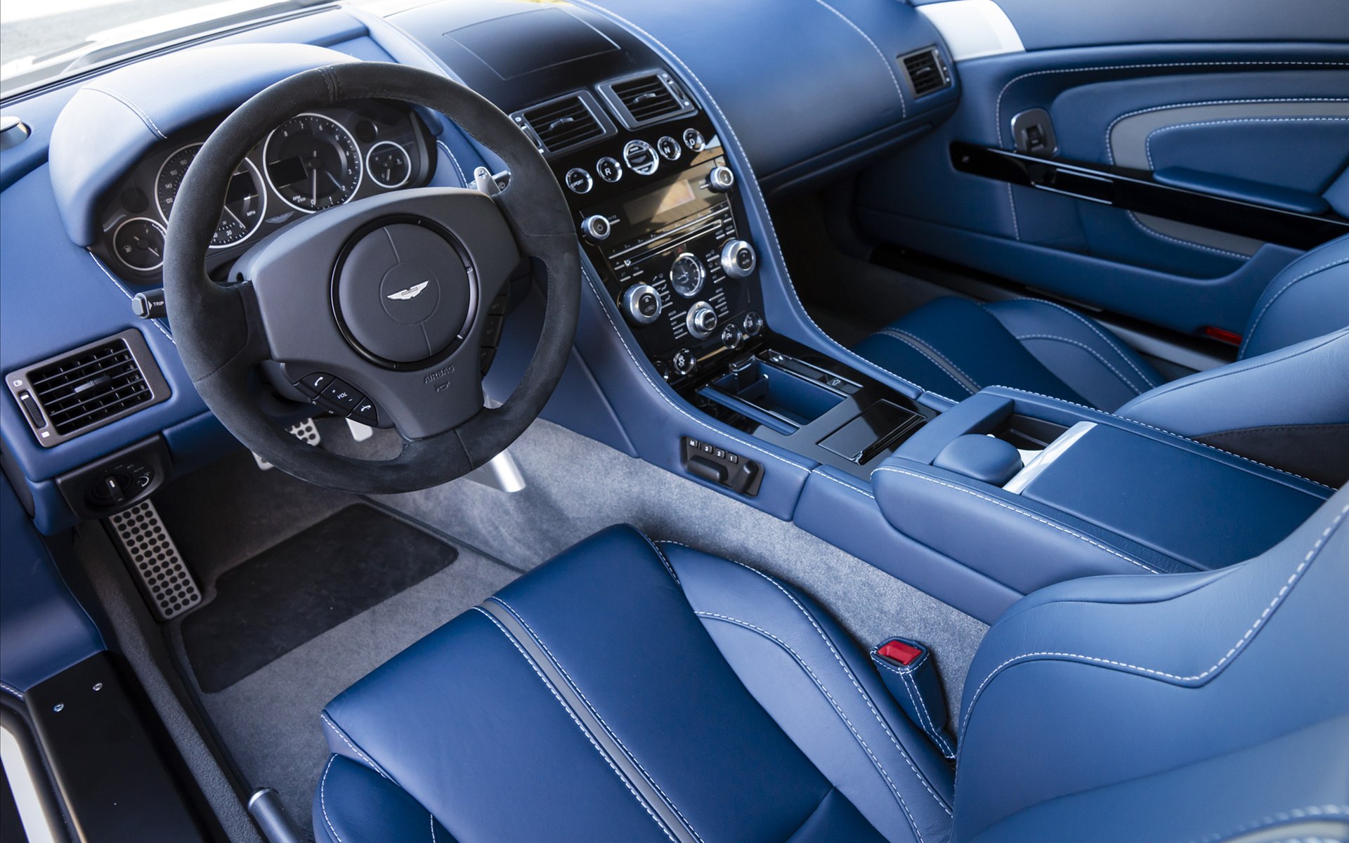 Aston Martin V12 Vantage S 2014